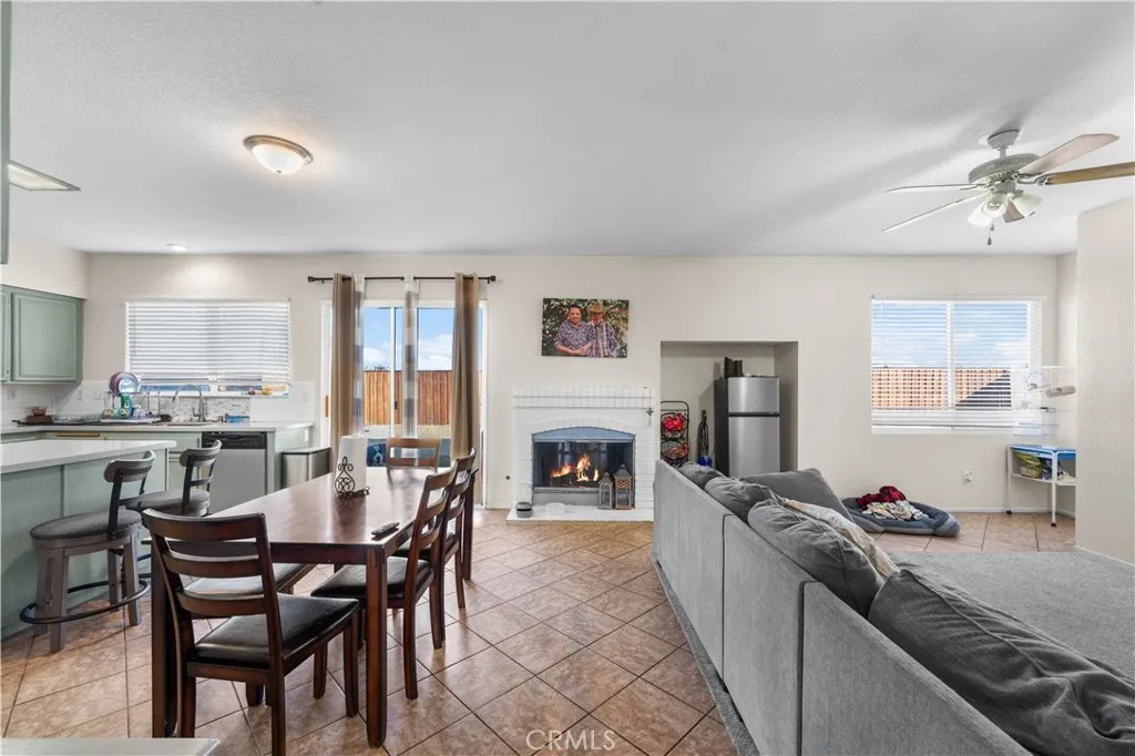 36624 Roosevelt Drive, Palmdale, California 93552 home-pic-5